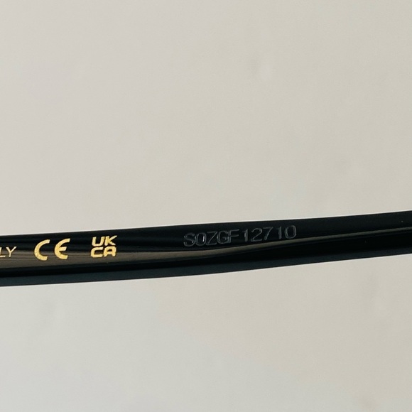 New Gucci  Women’s Square Ladies Sunglasses
Item No. GG0533SA 001 56 - Picture 5 of 14